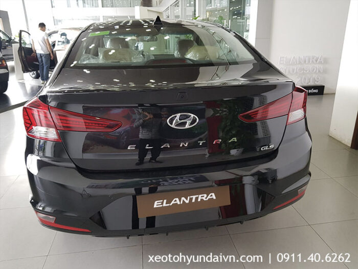 Giá xe Hyundai Elantra